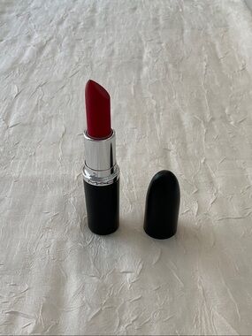 MAC Cosmetics Red Cream Lipstick, 691 Ruby Woo